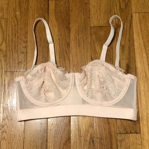 Lively Lace Strapless Bra 34B
